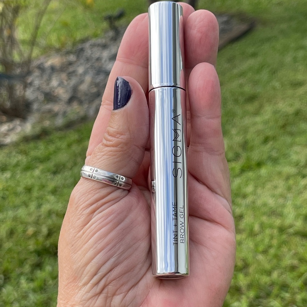 SIGMA BEAUTY Tint+Tame Brow Gel In Light